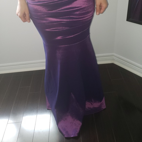 Shiny Purple dress - Picture 3 of 6
